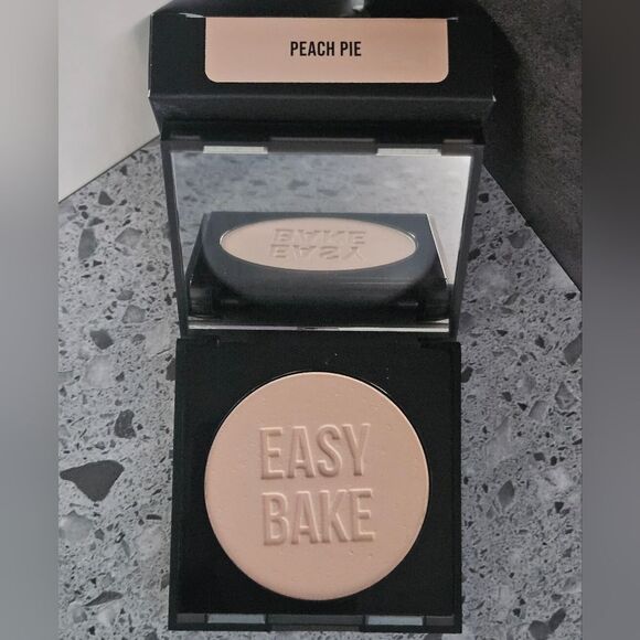 HUDA Easy Bake & Snatch Pressed NoTalc Brightening Setting Powder PEACHY PIE NEW - Picture 1 of 16